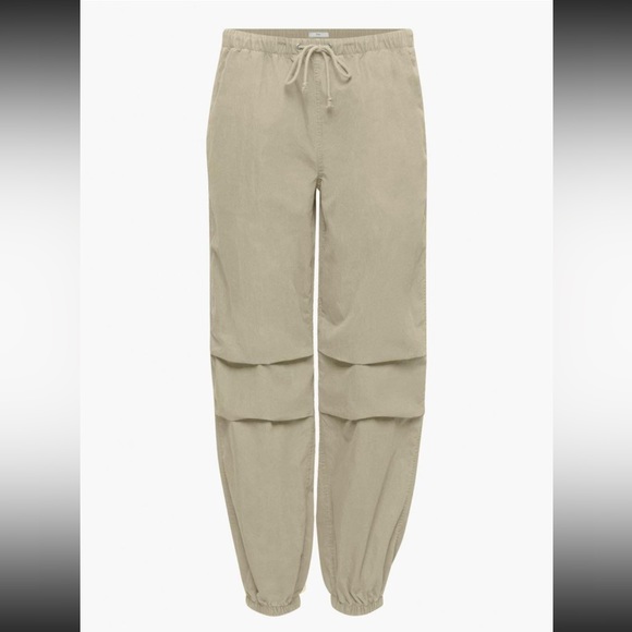 Aritzia TNA deploy parachute pants - S - humus beige - Picture 1 of 12